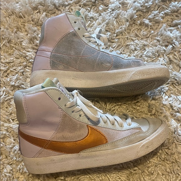 Nike Kid’s High-Top Sneakers - Gold-Purple - Picture 3 of 7